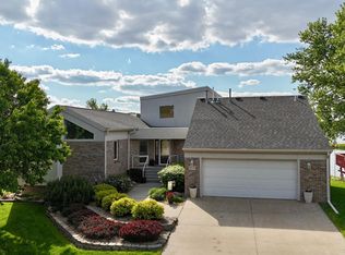 1976 Bay St, Worthington, MN 56187