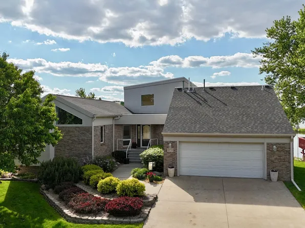 1976 Bay St, Worthington, MN 56187