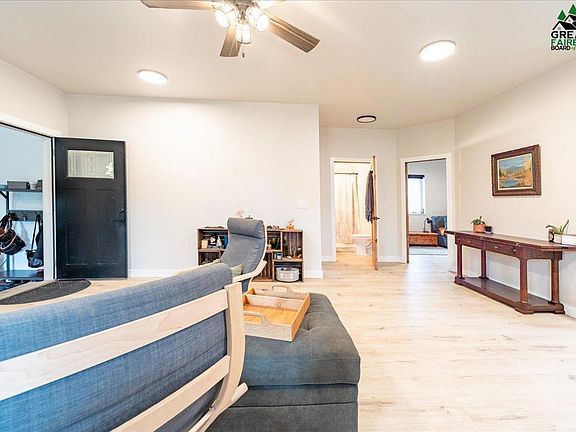 5th image of 3876 Sonoma Ave