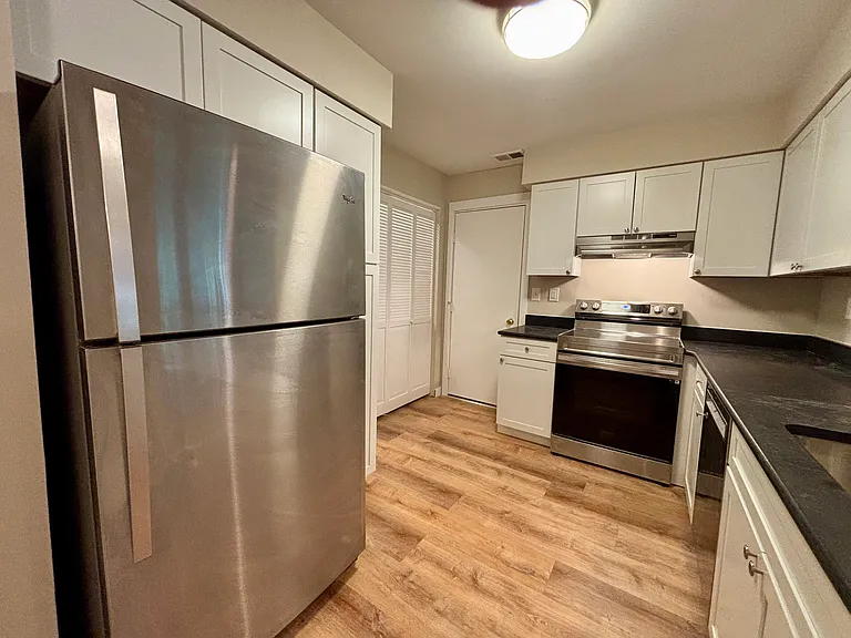 42 Stevens Ct — Photo 2