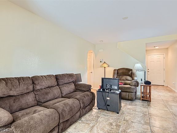 5th image of 7972 Capistrano Valley Ave