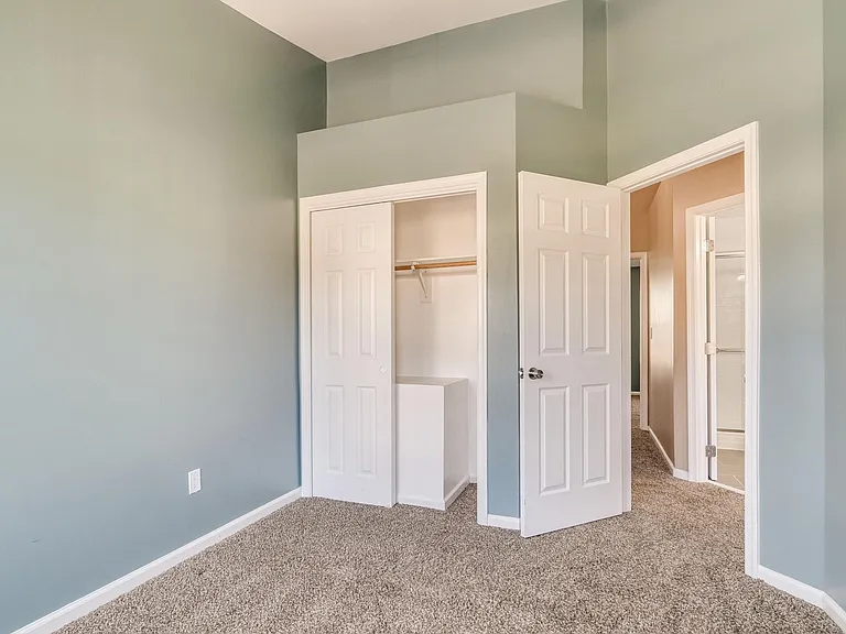 6412 Warren Point Ct — Photo 24