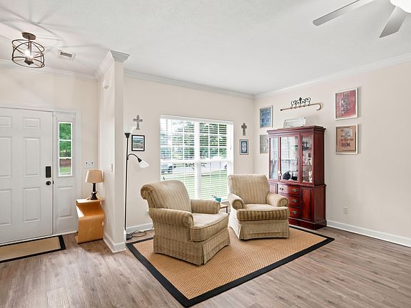 5th image of 220 Crimson Ln