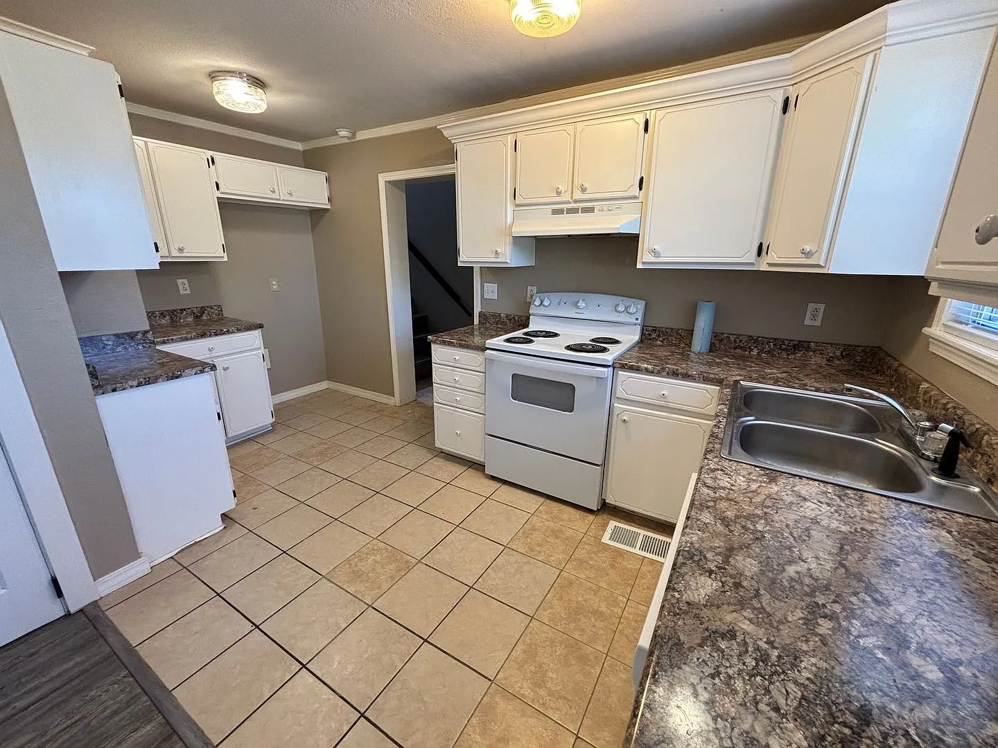 Two-story home in Russellville, AR — Photo 4