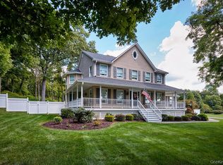 90 Woodcrest Drive, Hopewell Junction, NY 12533