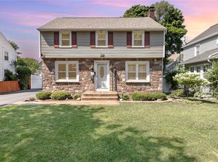 392 Wimbledon Rd, Rochester, NY 14617