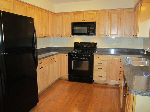 2nd image of 5973 N Northwest Hwy APT 3C