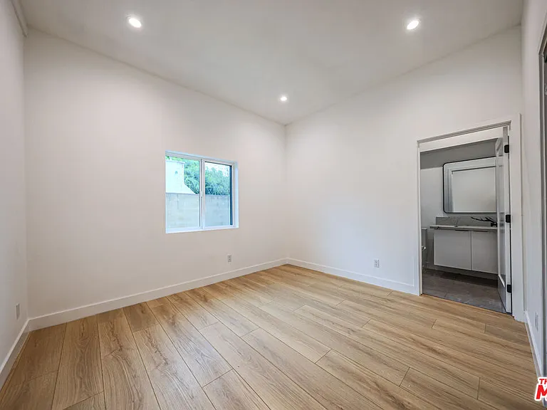 1525 S Carmelina Ave #1525 — Photo 9