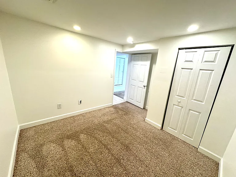 567 Whispering Hills Dr #B — Photo 20