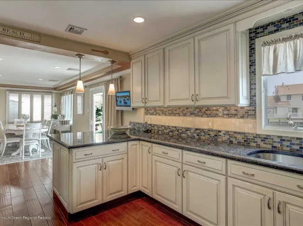 839 Forepeak Dr, Forked River, NJ 08731