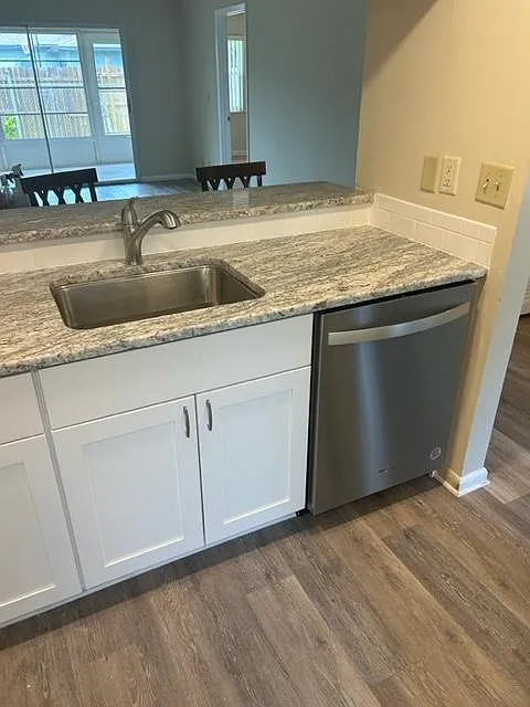 2 bed, 970 sqft, $1,595 — Photo 4