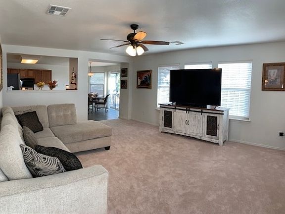3rd image of 104 E Wildflower Blvd