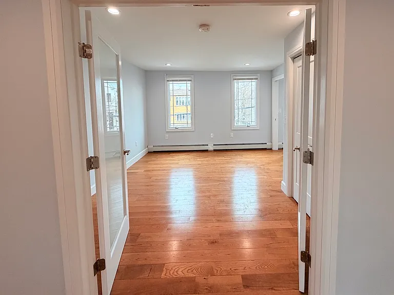 195 Hutton St #2 — Photo 7