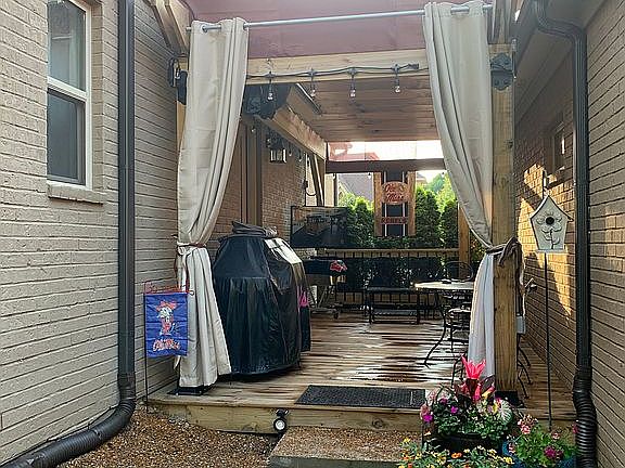 3rd image of 213 Siena Ln
