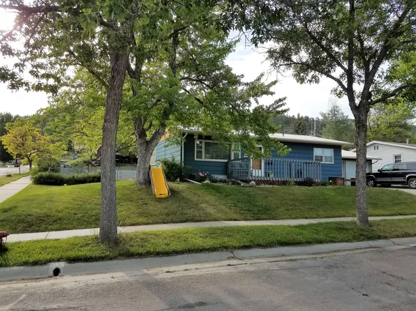 2202 Alamo Dr, Rapid City, SD 57702