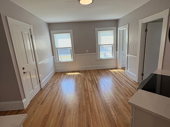 4th image of 1590 Cambridge St #6