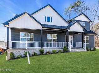 608 6th Ave, Toms River, NJ 08757