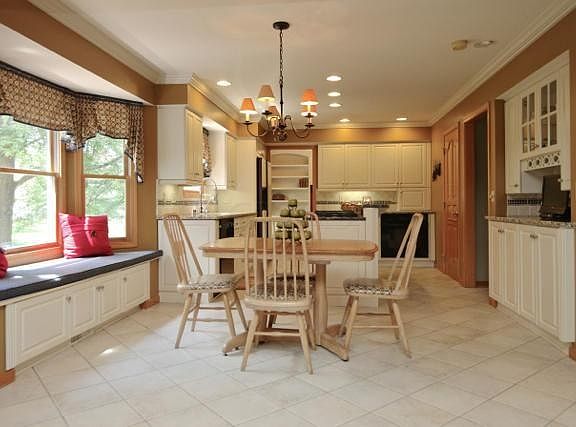 4th image of 1052 Arcaro Dr