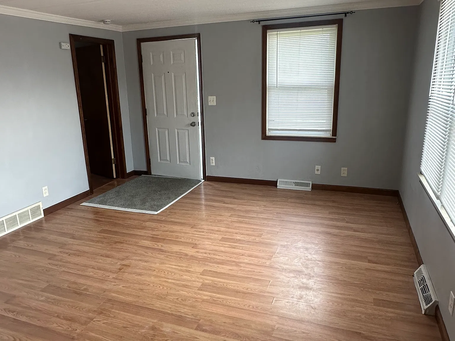 27557 Eureka Rd — Photo 3