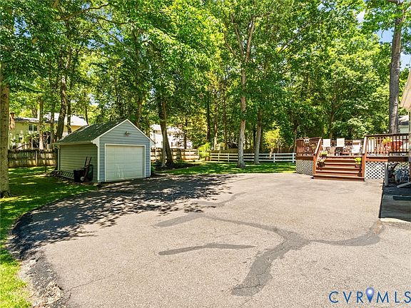 3rd image of 330 Saybrook Dr