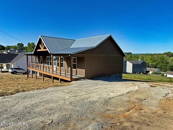 3rd image of 398 Glade Springs Rd