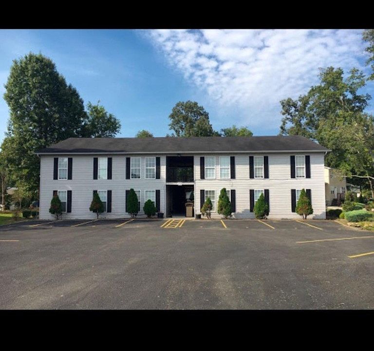 1st image of 208 Mill Creek Dr APT 2