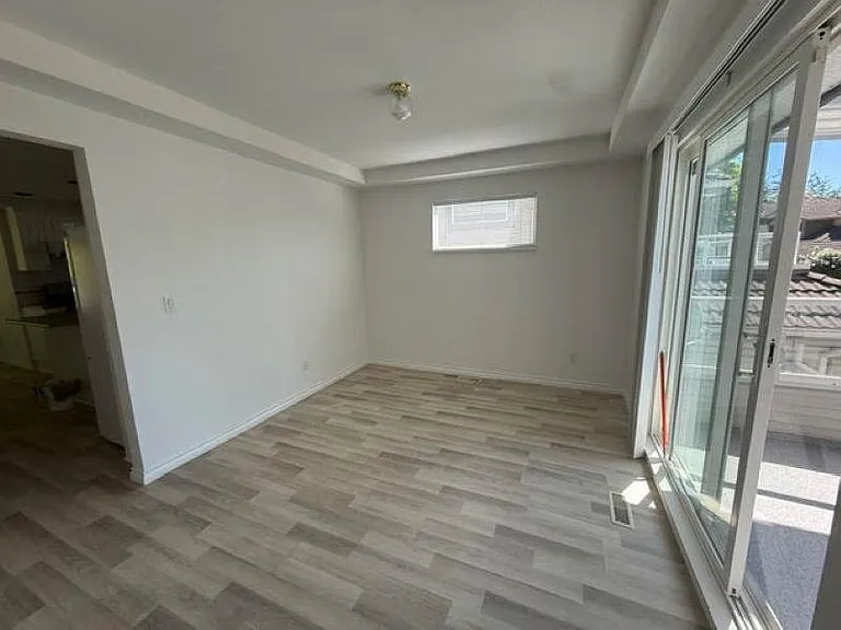 16XX Plateau Cres — Photo 3