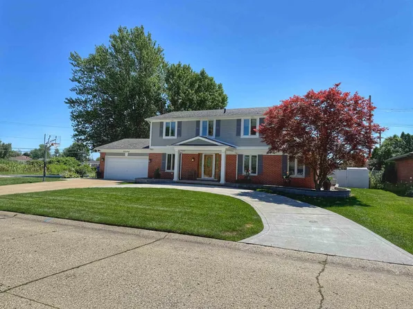 29394 Stonecroft St, Harrison Township, MI 48045