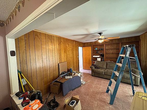 3rd image of 710 Twin Oaks Rd