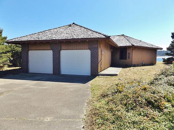 5th image of 409 NW Alsea Bay Dr