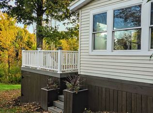 211 Canfield Dr, Chardon, OH 44024