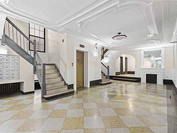2nd image of 4310 44th St APT 4A
