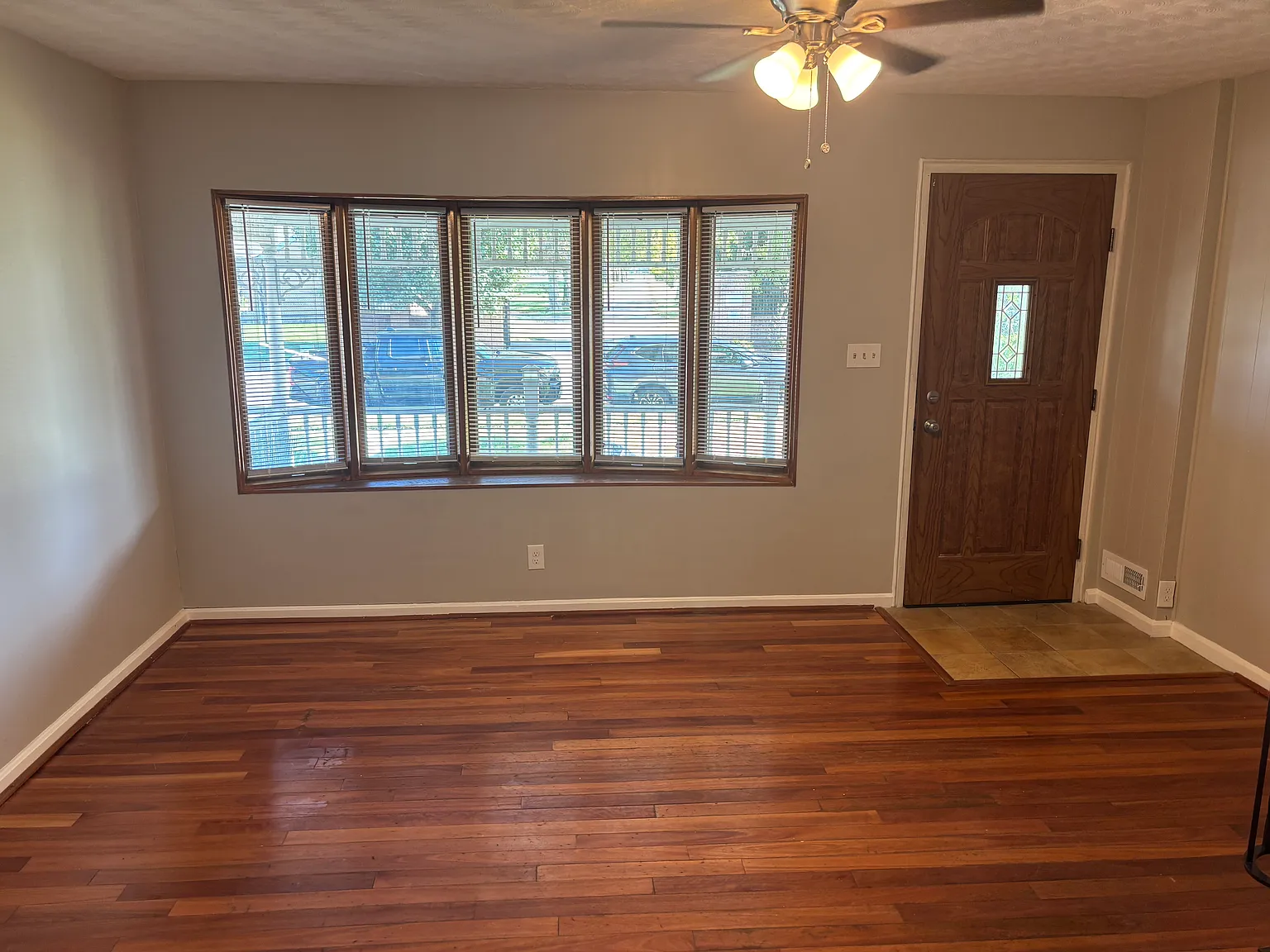 3 bed, 1200 sqft, $2,295 — Photo 3