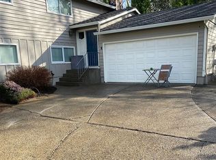 4744 SE Lacour Ct #1, Portland, OR 97267