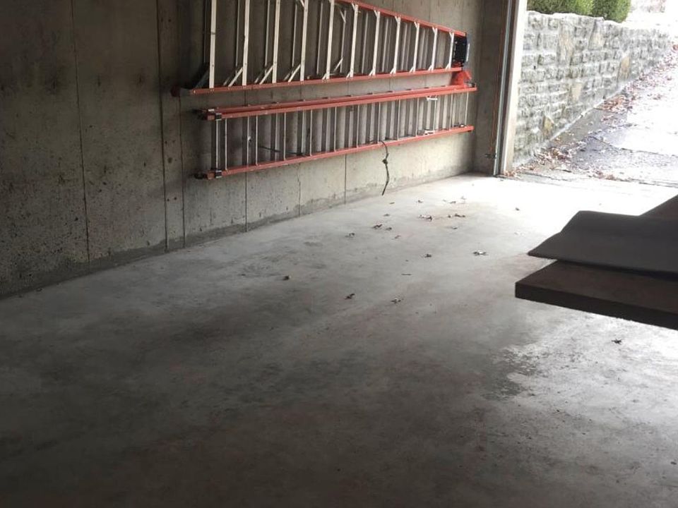Pull in garage