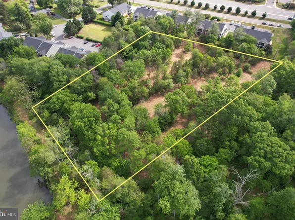 7812 Linton Hall Rd, Gainesville, VA 20155