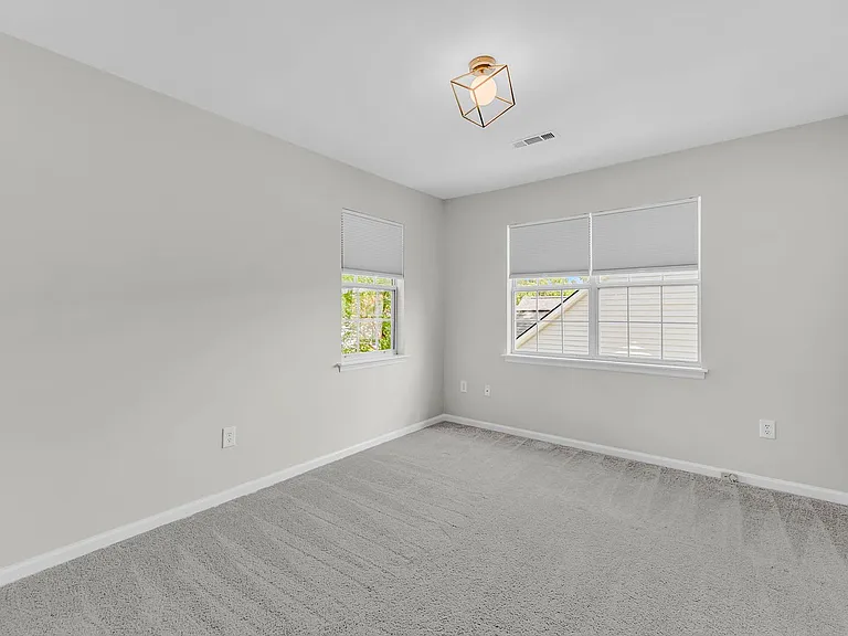 479 Cessna Ave — Photo 22
