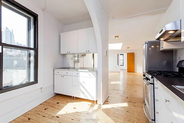 Rented by Town Residential | media 3