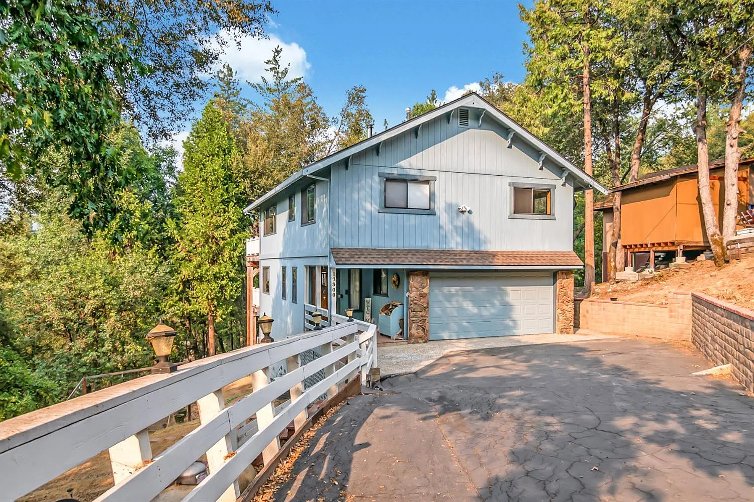 17300 Smokey River Dr photo 1