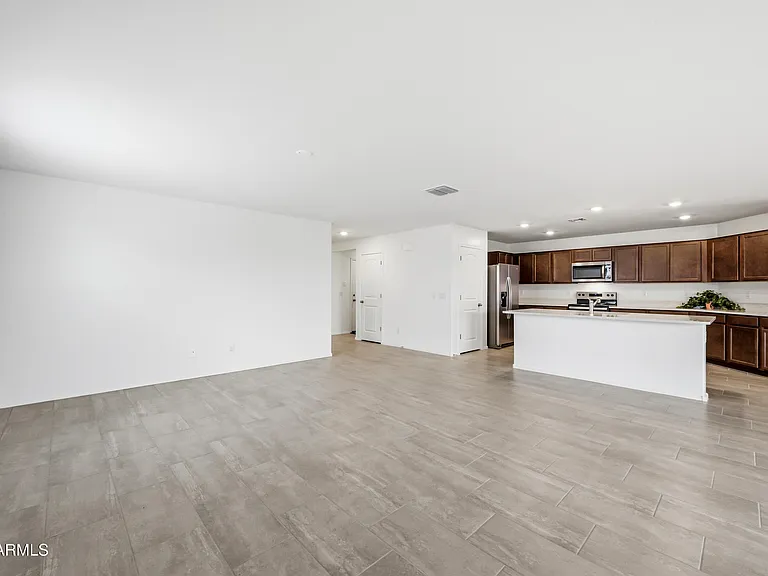 24661 W Jessica Ln — Photo 17
