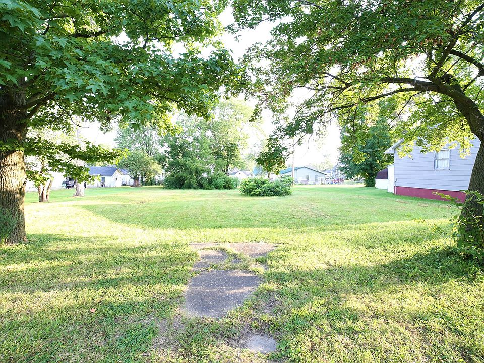 2nd image of 416 W Locust St