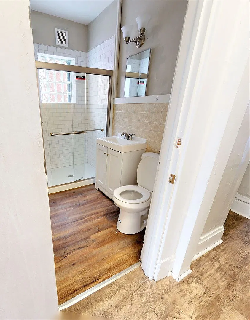 3 bed, 1.0 bath, $1,895 — Photo 3