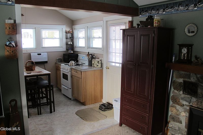 5th image of 17 Beckers Drive