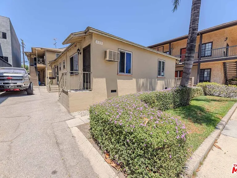 233 E Alameda Ave #A — Photo 19