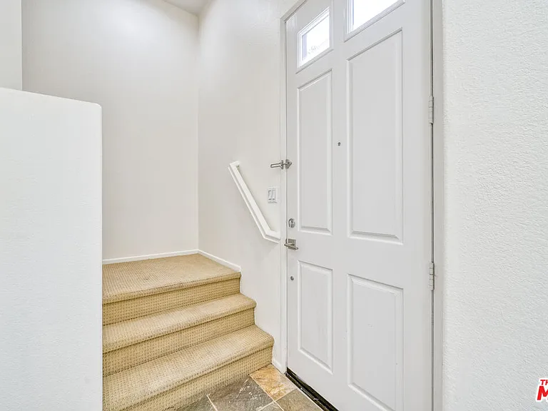 1133 Jewett Dr — Photo 24