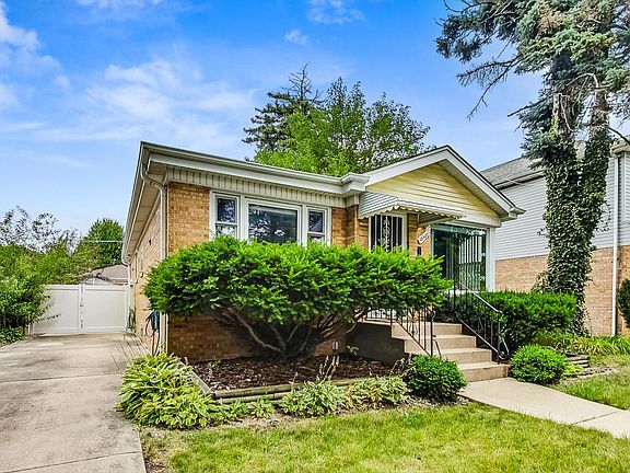 3rd image of 4946 N McVicker Ave