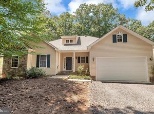 1027 Eastover Pkwy, Locust Grove, VA 22508