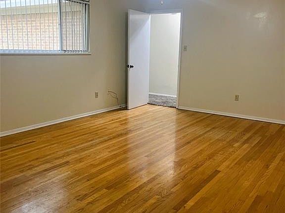 4th image of 5210 Chestnut Dr