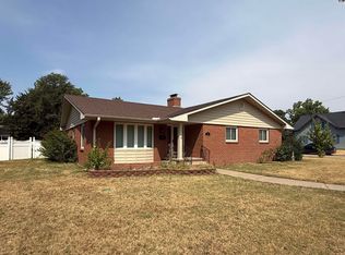 705 S Douglas Ave, Lyons, KS 67554