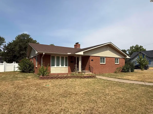 705 S Douglas Ave, Lyons, KS 67554